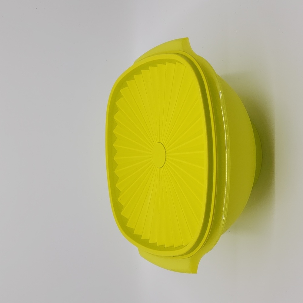 Tupperware Servalier 8 cup/1.9L  New